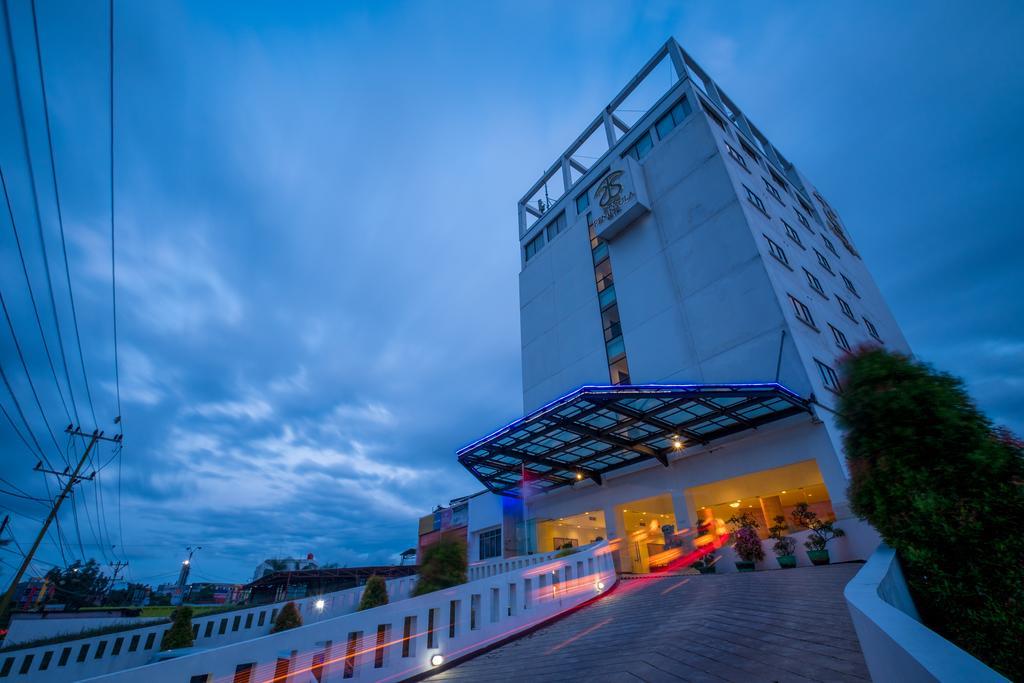 Sintesa Peninsula Hotel Palembang Luaran gambar