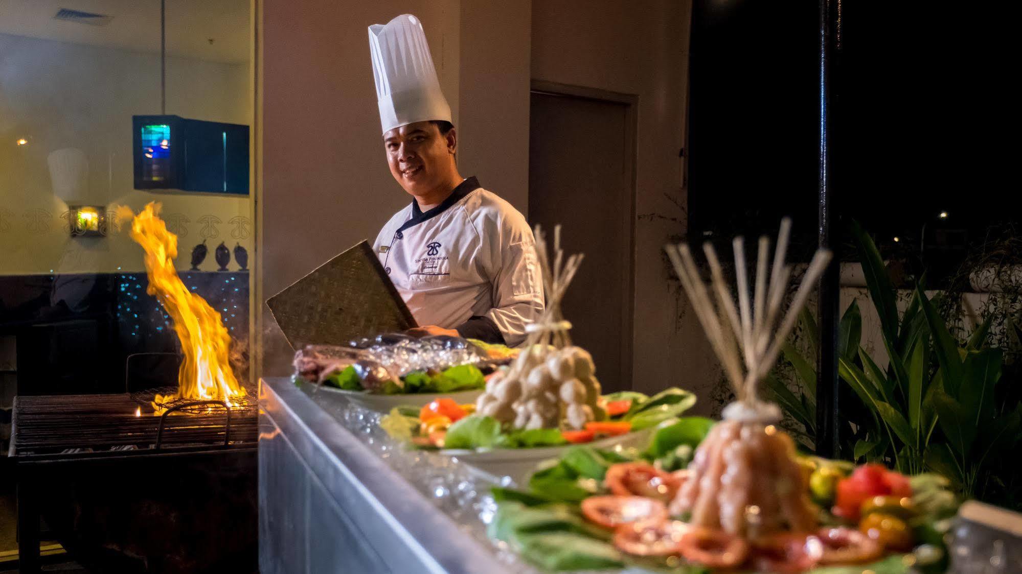 Sintesa Peninsula Hotel Palembang Luaran gambar