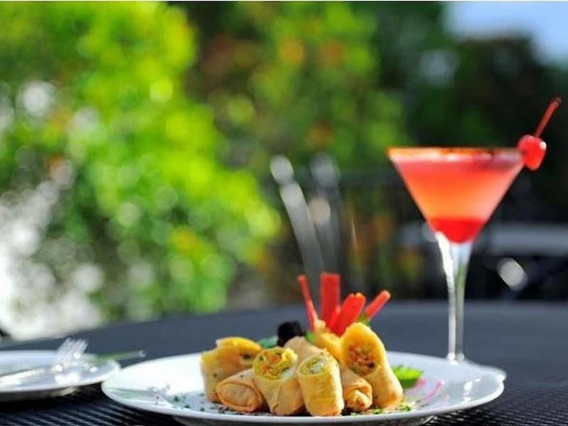 Sintesa Peninsula Hotel Palembang Luaran gambar