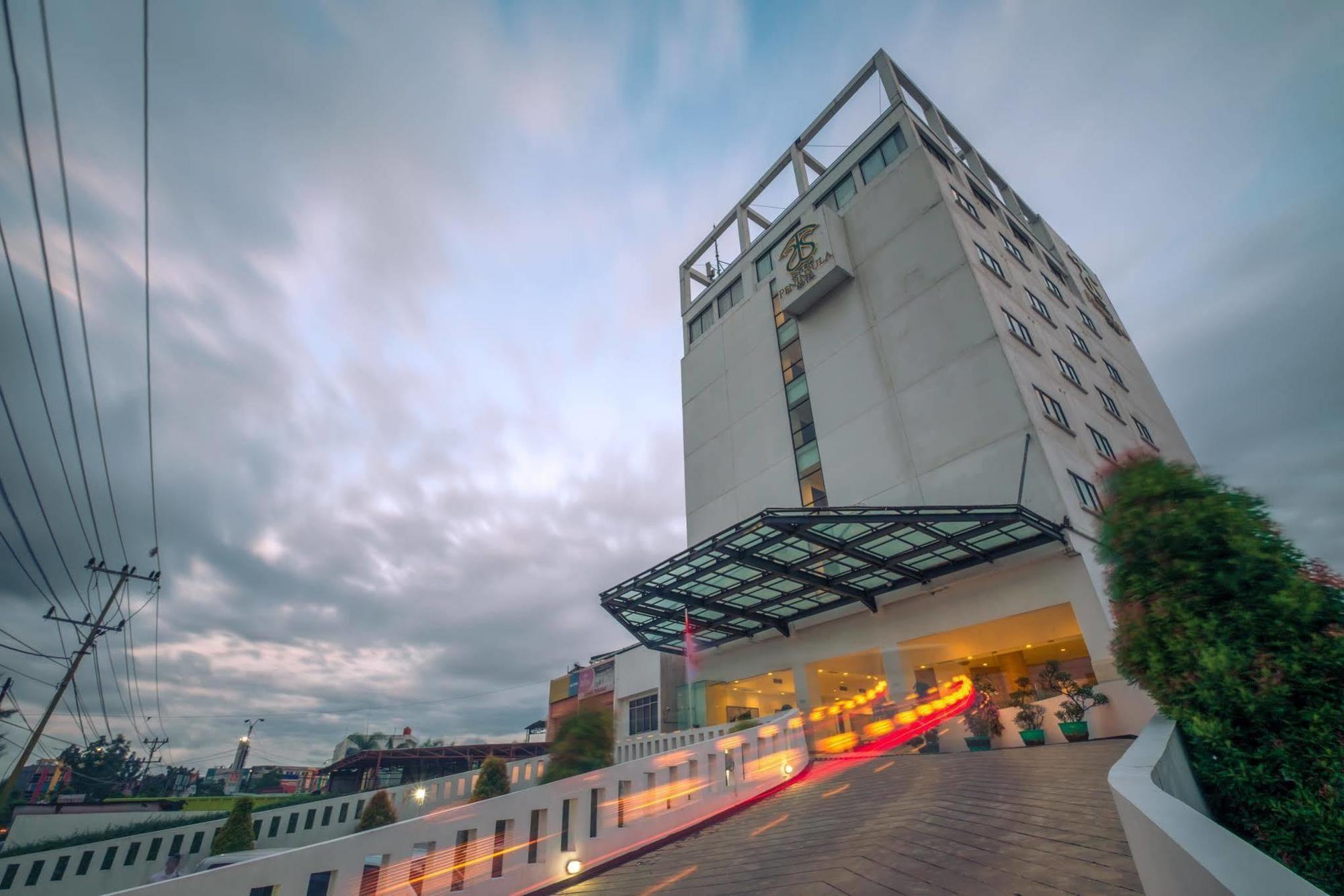 Sintesa Peninsula Hotel Palembang Luaran gambar